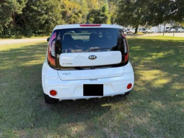 Белый Киа Soul, объемом двигателя 2 л и пробегом 87 тыс. км за 8900 $, фото 4 на Automoto.ua