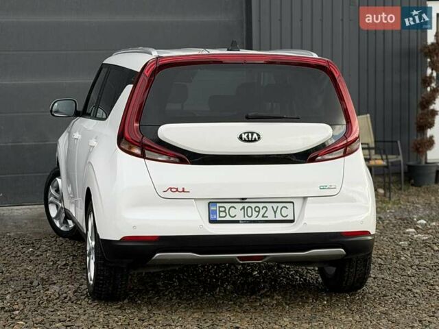 Білий Кіа Soul, об'ємом двигуна 0 л та пробігом 90 тис. км за 16100 $, фото 18 на Automoto.ua