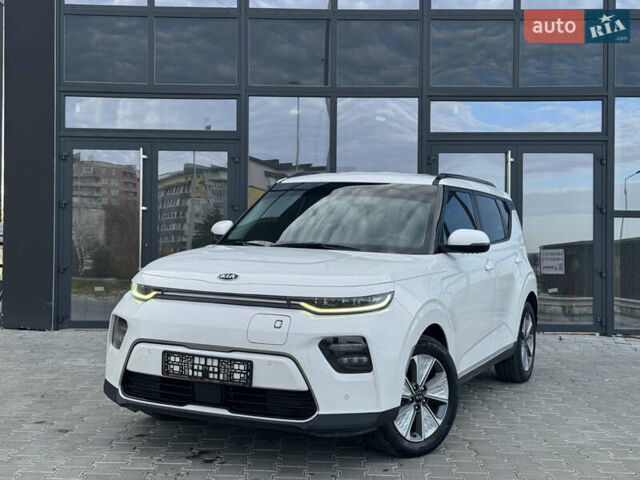 Белый Киа Soul, объемом двигателя 0 л и пробегом 122 тыс. км за 16300 $, фото 1 на Automoto.ua