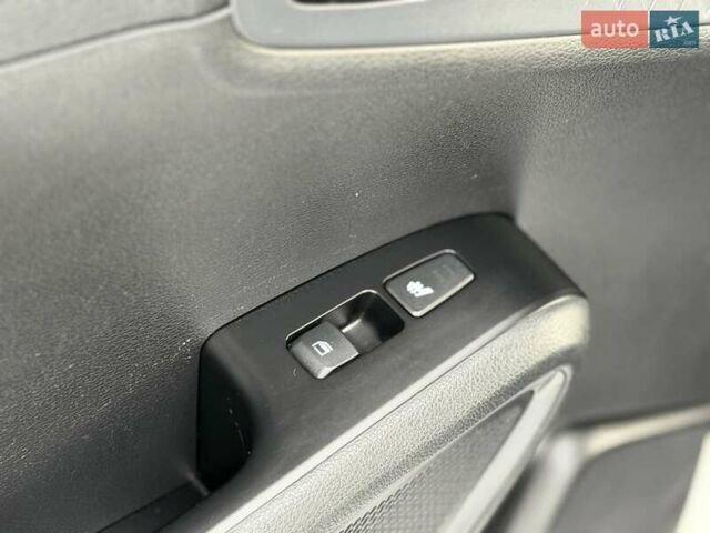 Білий Кіа Soul, об'ємом двигуна 0 л та пробігом 90 тис. км за 16100 $, фото 28 на Automoto.ua