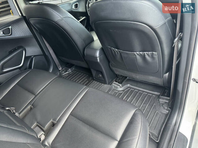 Белый Киа Soul, объемом двигателя 0 л и пробегом 122 тыс. км за 16300 $, фото 56 на Automoto.ua