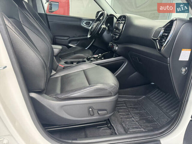 Белый Киа Soul, объемом двигателя 0 л и пробегом 122 тыс. км за 16300 $, фото 48 на Automoto.ua