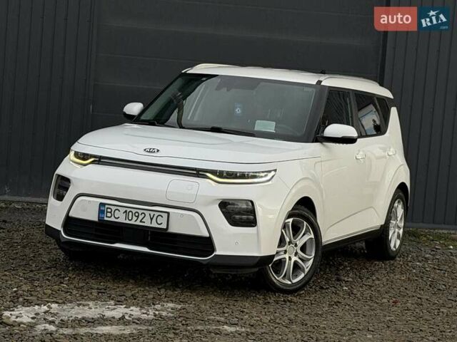 Білий Кіа Soul, об'ємом двигуна 0 л та пробігом 90 тис. км за 16100 $, фото 5 на Automoto.ua