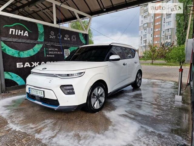 Білий Кіа Soul, об'ємом двигуна 0 л та пробігом 93 тис. км за 24300 $, фото 5 на Automoto.ua