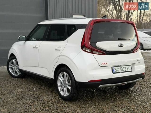 Білий Кіа Soul, об'ємом двигуна 0 л та пробігом 90 тис. км за 16100 $, фото 10 на Automoto.ua