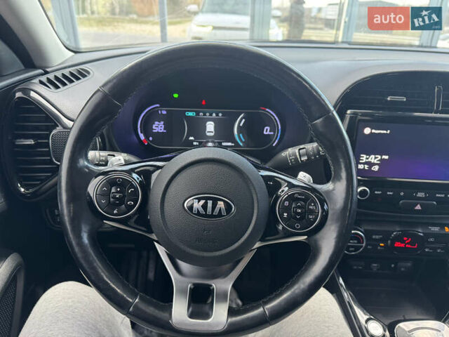 Белый Киа Soul, объемом двигателя 0 л и пробегом 122 тыс. км за 16300 $, фото 62 на Automoto.ua