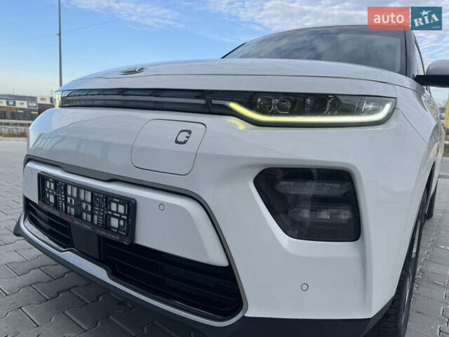 Белый Киа Soul, объемом двигателя 0 л и пробегом 122 тыс. км за 16300 $, фото 23 на Automoto.ua