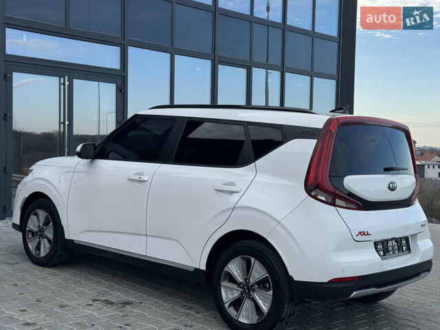 Белый Киа Soul, объемом двигателя 0 л и пробегом 122 тыс. км за 16300 $, фото 18 на Automoto.ua