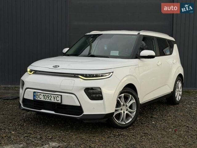 Білий Кіа Soul, об'ємом двигуна 0 л та пробігом 90 тис. км за 16100 $, фото 4 на Automoto.ua