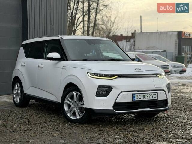 Білий Кіа Soul, об'ємом двигуна 0 л та пробігом 90 тис. км за 16100 $, фото 3 на Automoto.ua