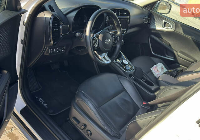 Белый Киа Soul, объемом двигателя 0 л и пробегом 147 тыс. км за 16999 $, фото 17 на Automoto.ua