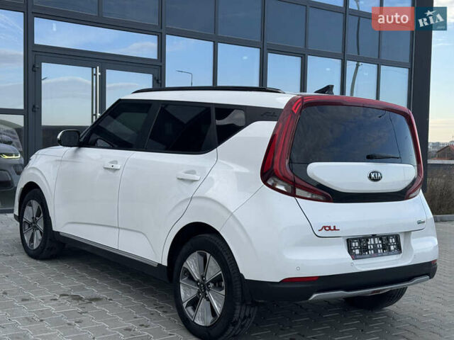 Белый Киа Soul, объемом двигателя 0 л и пробегом 122 тыс. км за 16300 $, фото 17 на Automoto.ua