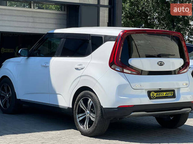 Белый Киа Soul, объемом двигателя 0 л и пробегом 73 тыс. км за 17400 $, фото 3 на Automoto.ua