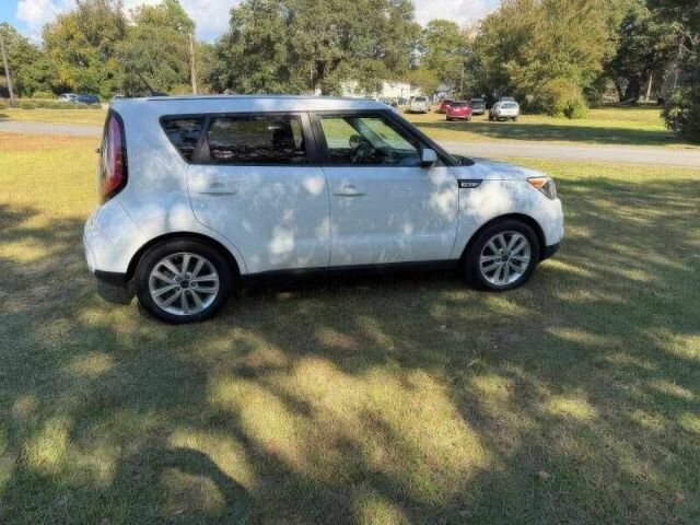 Белый Киа Soul, объемом двигателя 2 л и пробегом 87 тыс. км за 8900 $, фото 6 на Automoto.ua