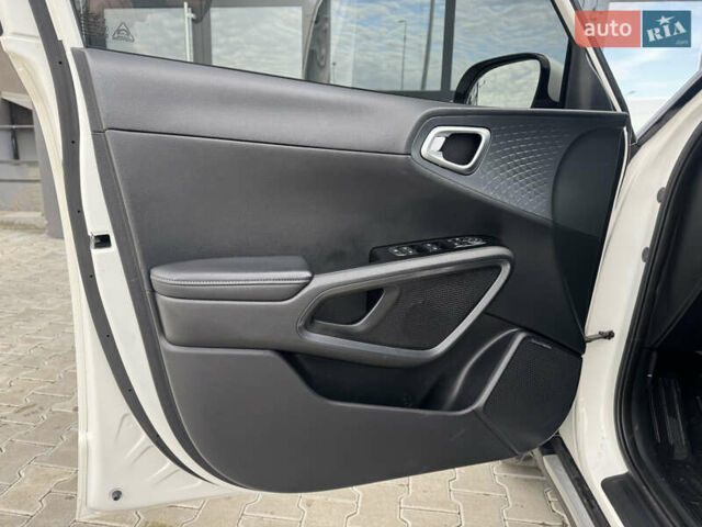 Белый Киа Soul, объемом двигателя 0 л и пробегом 122 тыс. км за 16300 $, фото 33 на Automoto.ua