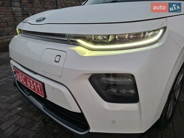 Белый Киа Soul, объемом двигателя 0 л и пробегом 147 тыс. км за 17700 $, фото 10 на Automoto.ua