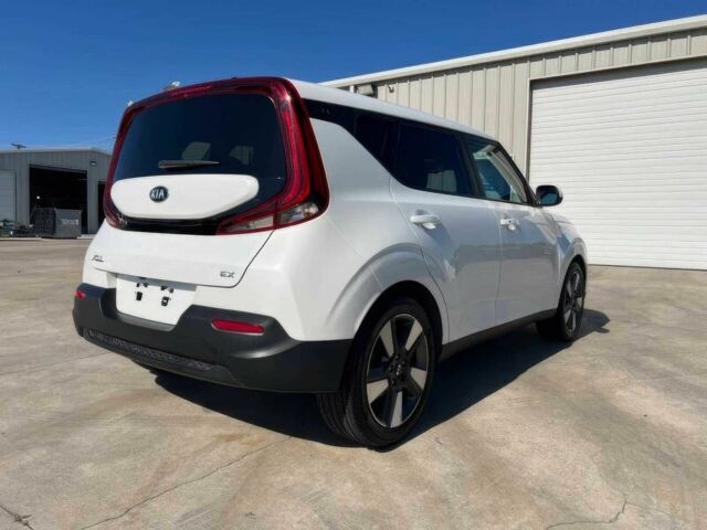 Белый Киа Soul, объемом двигателя 2 л и пробегом 80 тыс. км за 10250 $, фото 6 на Automoto.ua