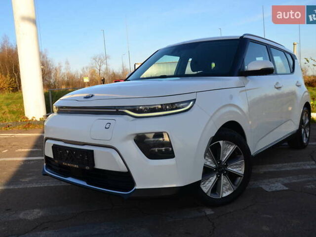 Білий Кіа Soul, об'ємом двигуна 0 л та пробігом 87 тис. км за 16150 $, фото 4 на Automoto.ua