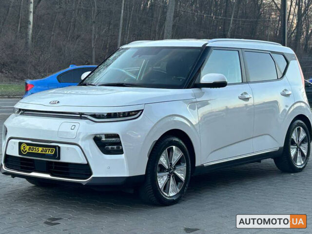 Белый Киа Soul, объемом двигателя 67 л и пробегом 28 тыс. км за 21500 $, фото 2 на Automoto.ua