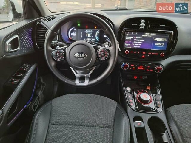 Белый Киа Soul, объемом двигателя 0 л и пробегом 147 тыс. км за 17700 $, фото 21 на Automoto.ua