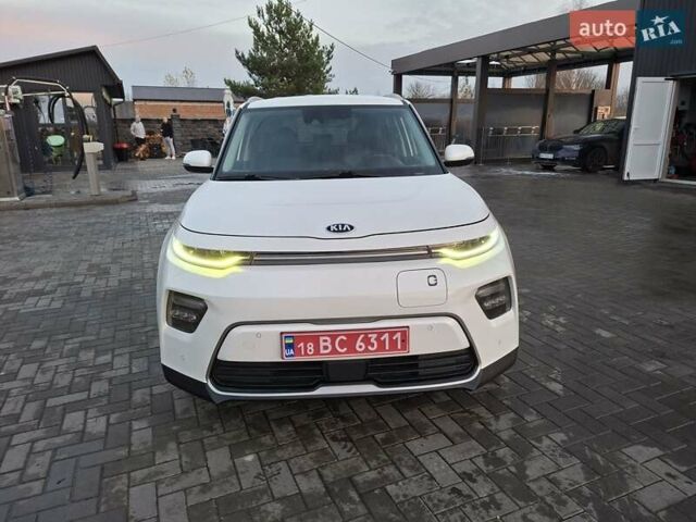 Белый Киа Soul, объемом двигателя 0 л и пробегом 147 тыс. км за 17700 $, фото 4 на Automoto.ua