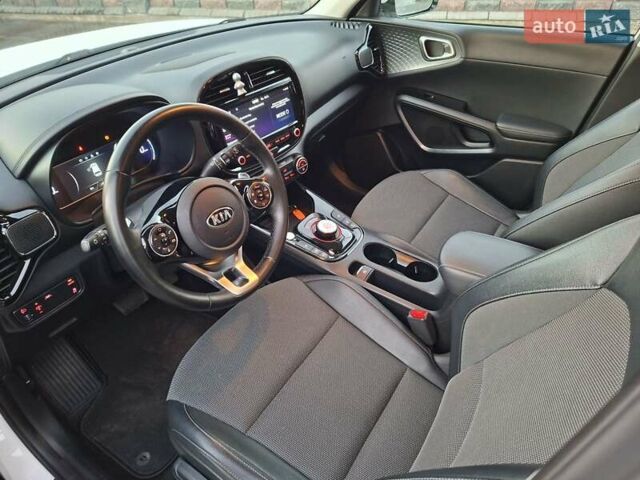 Белый Киа Soul, объемом двигателя 0 л и пробегом 147 тыс. км за 17700 $, фото 18 на Automoto.ua