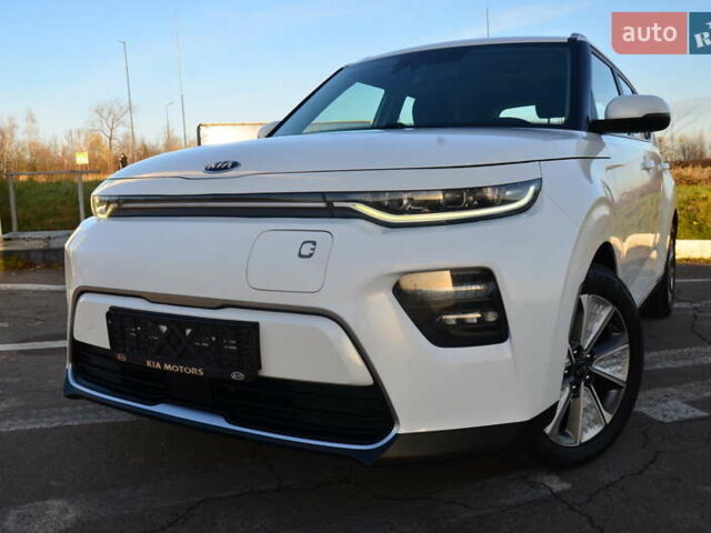 Білий Кіа Soul, об'ємом двигуна 0 л та пробігом 87 тис. км за 16150 $, фото 2 на Automoto.ua