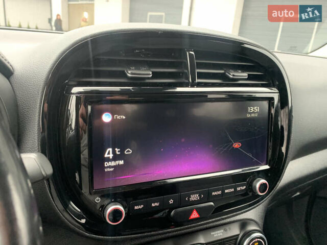 Білий Кіа Soul, об'ємом двигуна 0 л та пробігом 152 тис. км за 18999 $, фото 44 на Automoto.ua