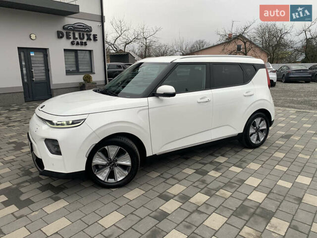 Білий Кіа Soul, об'ємом двигуна 0 л та пробігом 152 тис. км за 18999 $, фото 5 на Automoto.ua