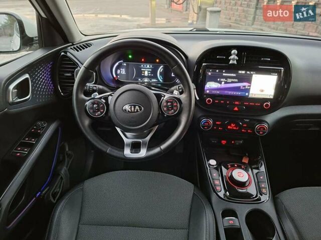 Белый Киа Soul, объемом двигателя 0 л и пробегом 147 тыс. км за 17700 $, фото 23 на Automoto.ua