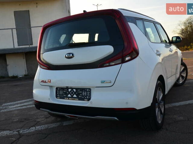Білий Кіа Soul, об'ємом двигуна 0 л та пробігом 87 тис. км за 16150 $, фото 30 на Automoto.ua
