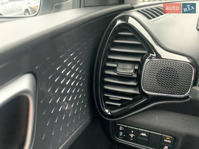 Білий Кіа Soul, об'ємом двигуна 0 л та пробігом 152 тис. км за 18999 $, фото 43 на Automoto.ua