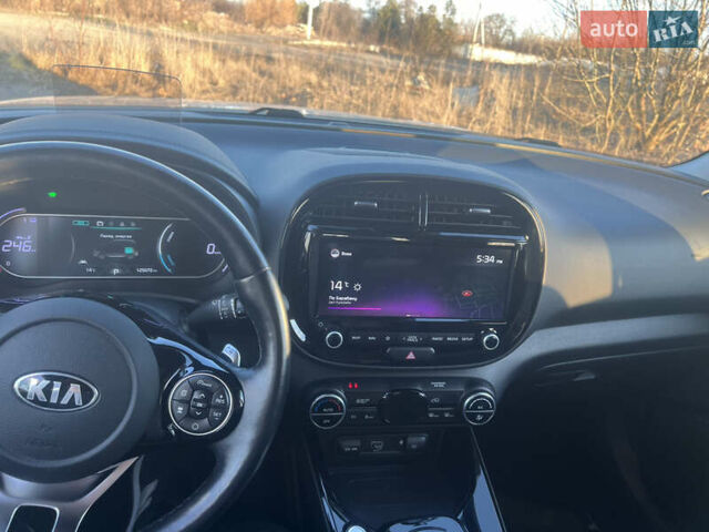 Белый Киа Soul, объемом двигателя 0 л и пробегом 124 тыс. км за 16826 $, фото 26 на Automoto.ua