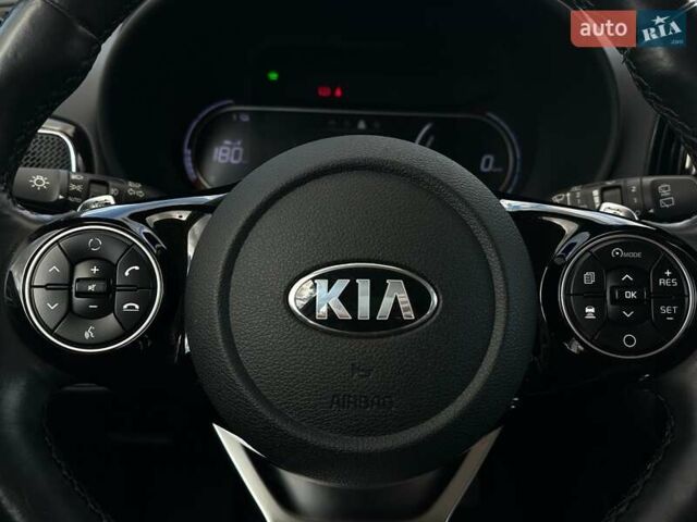 Білий Кіа Soul, об'ємом двигуна 0 л та пробігом 44 тис. км за 20700 $, фото 53 на Automoto.ua