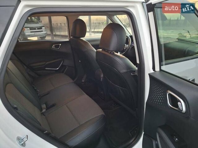 Белый Киа Soul, объемом двигателя 0 л и пробегом 147 тыс. км за 17700 $, фото 26 на Automoto.ua