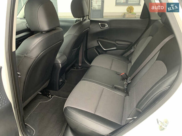 Білий Кіа Soul, об'ємом двигуна 0 л та пробігом 152 тис. км за 18999 $, фото 33 на Automoto.ua
