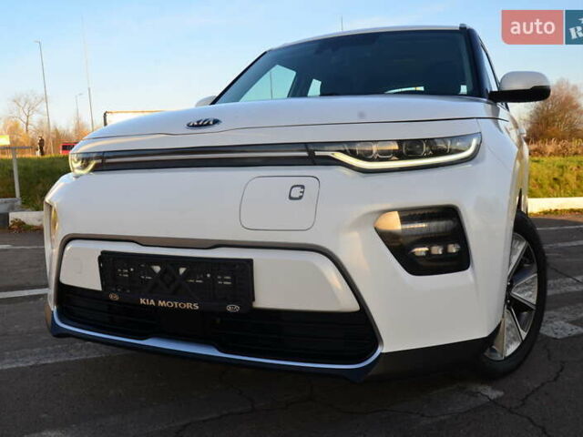 Білий Кіа Soul, об'ємом двигуна 0 л та пробігом 87 тис. км за 16150 $, фото 1 на Automoto.ua