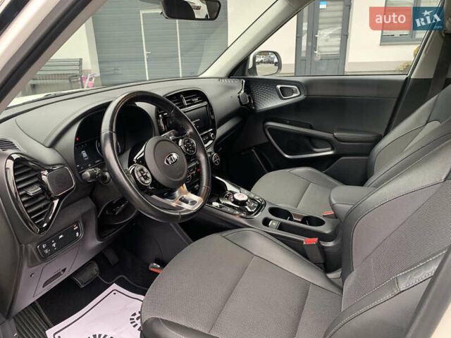 Білий Кіа Soul, об'ємом двигуна 0 л та пробігом 152 тис. км за 18999 $, фото 28 на Automoto.ua