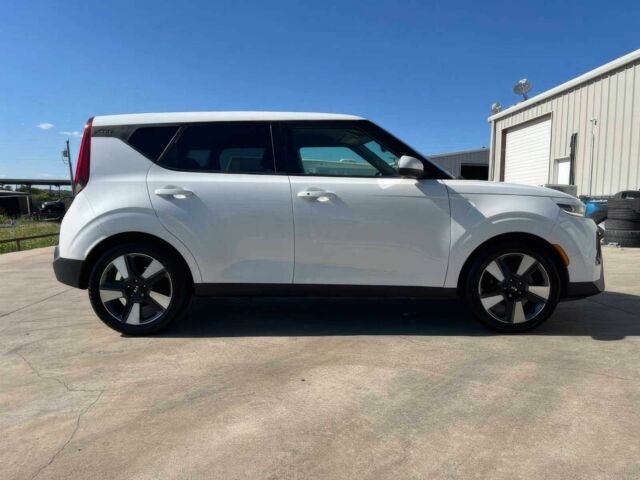Белый Киа Soul, объемом двигателя 2 л и пробегом 80 тыс. км за 10250 $, фото 4 на Automoto.ua