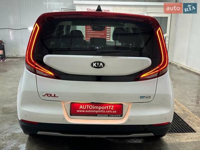 Білий Кіа Soul, об'ємом двигуна 0 л та пробігом 44 тис. км за 20700 $, фото 25 на Automoto.ua