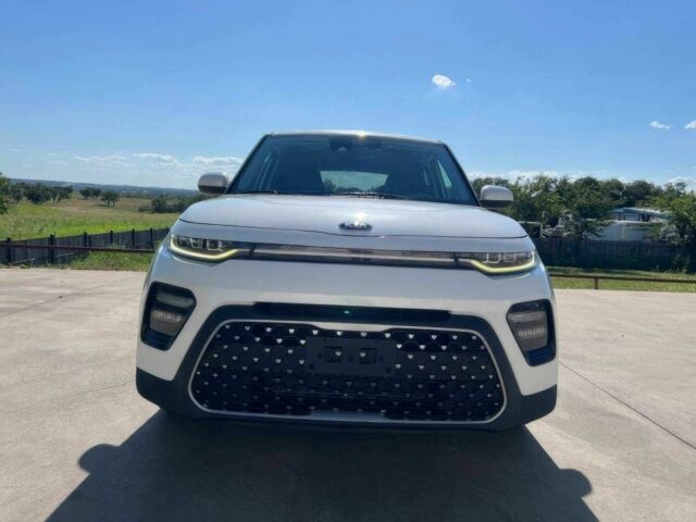 Белый Киа Soul, объемом двигателя 2 л и пробегом 80 тыс. км за 10250 $, фото 2 на Automoto.ua
