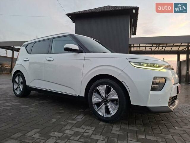 Белый Киа Soul, объемом двигателя 0 л и пробегом 147 тыс. км за 17700 $, фото 17 на Automoto.ua