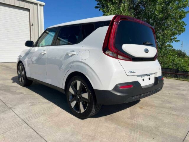 Белый Киа Soul, объемом двигателя 2 л и пробегом 80 тыс. км за 10250 $, фото 5 на Automoto.ua