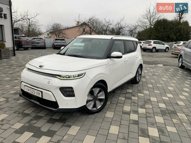 Білий Кіа Soul, об'ємом двигуна 0 л та пробігом 152 тис. км за 18999 $, фото 2 на Automoto.ua