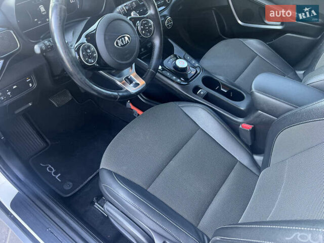 Белый Киа Soul, объемом двигателя 0 л и пробегом 111 тыс. км за 17500 $, фото 9 на Automoto.ua