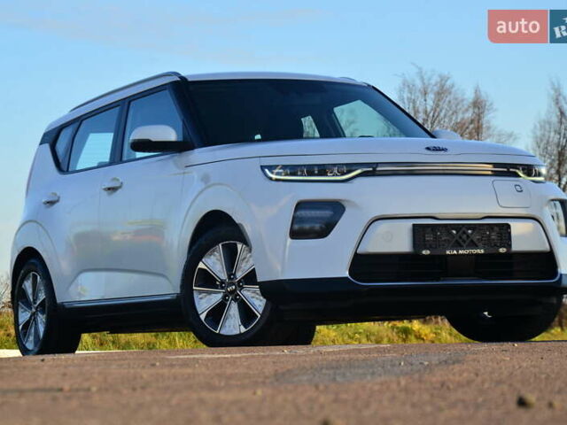 Білий Кіа Soul, об'ємом двигуна 0 л та пробігом 87 тис. км за 16150 $, фото 24 на Automoto.ua