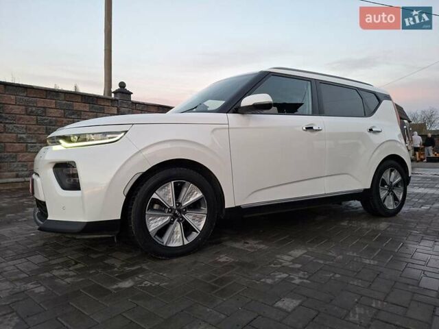 Белый Киа Soul, объемом двигателя 0 л и пробегом 147 тыс. км за 17700 $, фото 12 на Automoto.ua