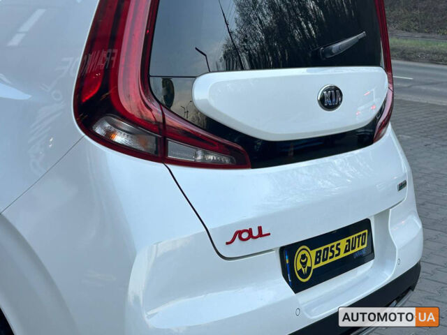 Белый Киа Soul, объемом двигателя 67 л и пробегом 28 тыс. км за 21500 $, фото 6 на Automoto.ua