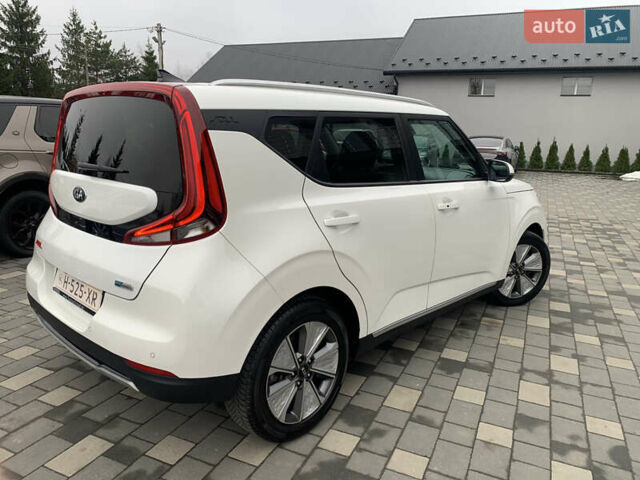 Білий Кіа Soul, об'ємом двигуна 0 л та пробігом 152 тис. км за 18999 $, фото 11 на Automoto.ua