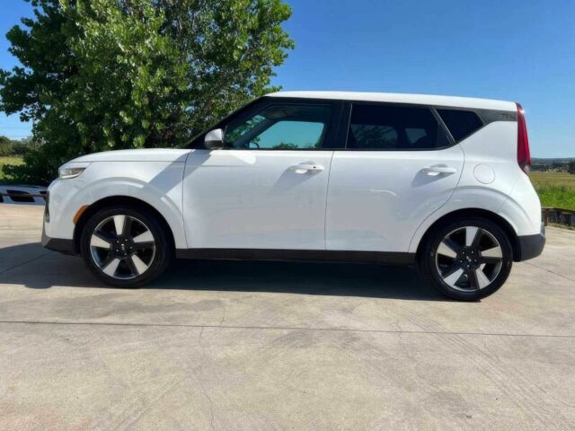 Белый Киа Soul, объемом двигателя 2 л и пробегом 80 тыс. км за 10250 $, фото 3 на Automoto.ua